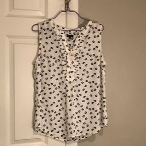 Sleeveless blouse